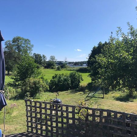 Semesterhus I Stockholms Skaergard, Runmaroe Vaermdoe Namdo Extérieur photo